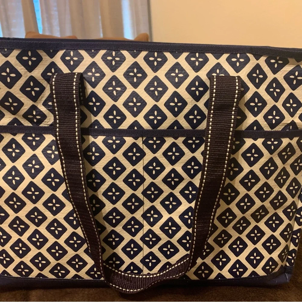 Large tote - Picture 3 of 8